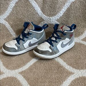 Jordan Kids Sneakers in Blue and Gray
